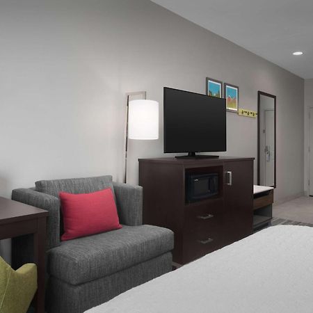 Hampton Inn Стейтсборо Экстерьер фото