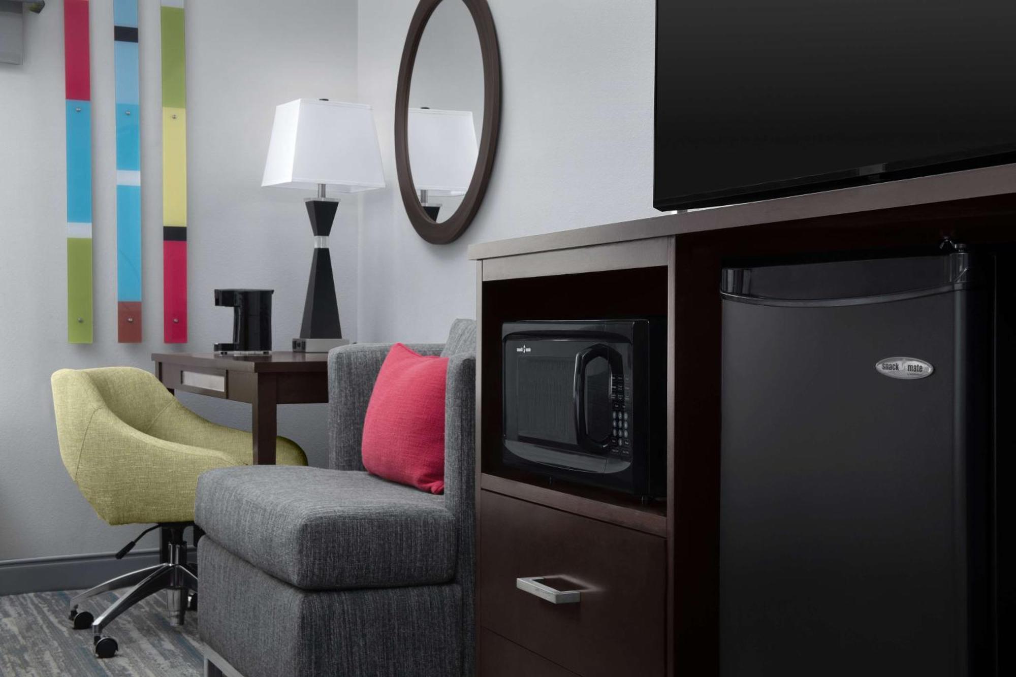 Hampton Inn Стейтсборо Экстерьер фото
