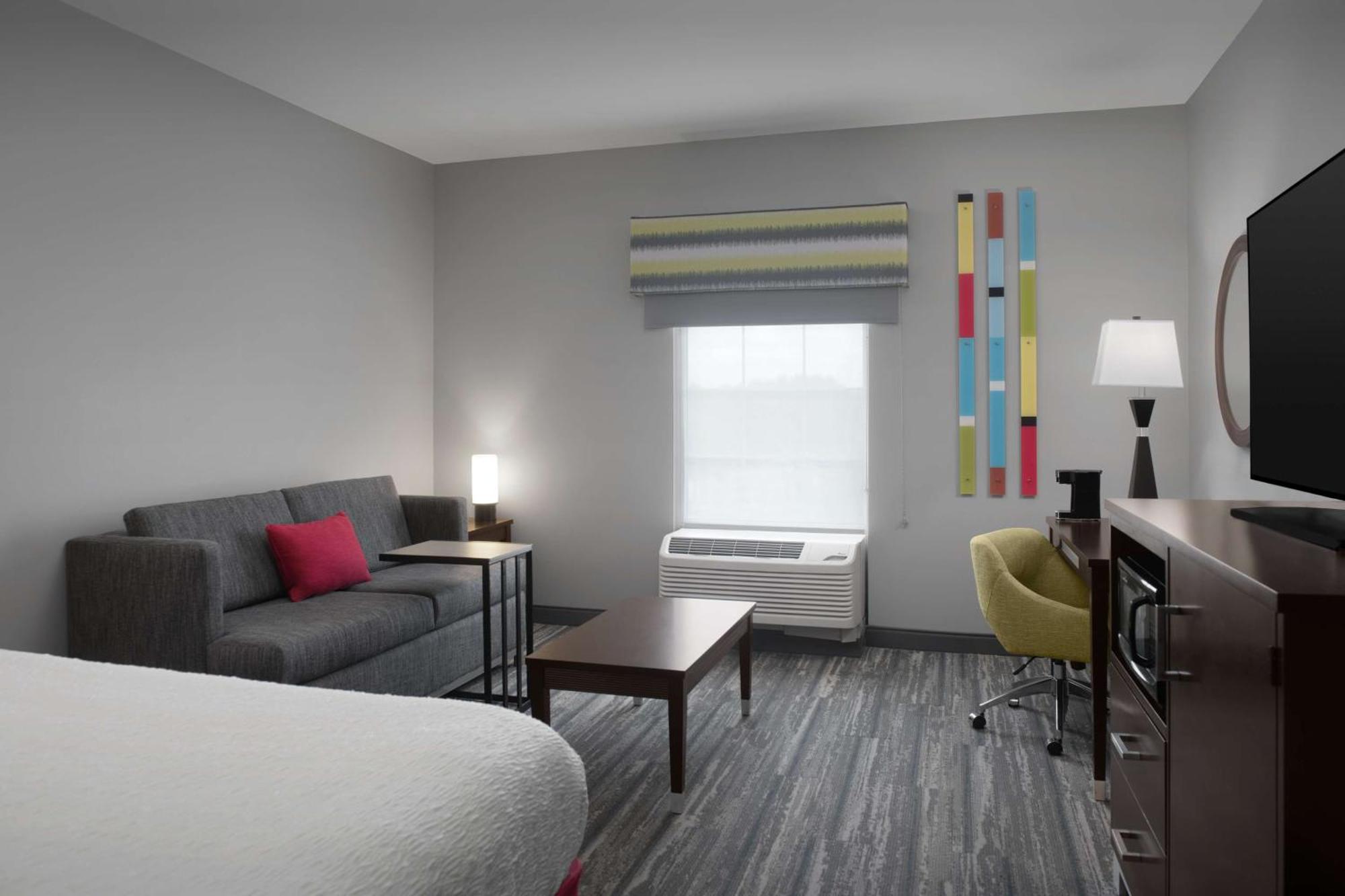 Hampton Inn Стейтсборо Экстерьер фото