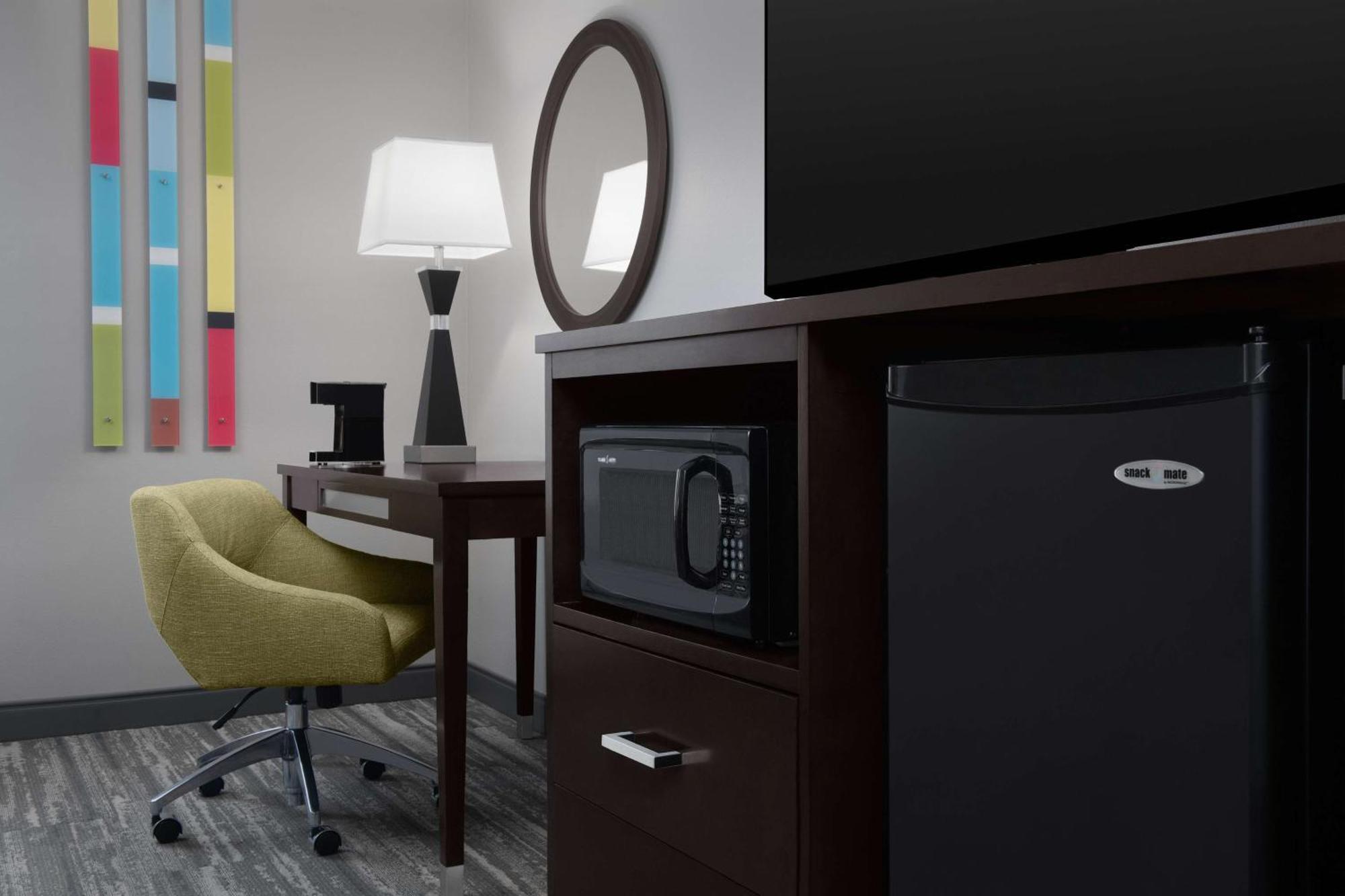 Hampton Inn Стейтсборо Экстерьер фото